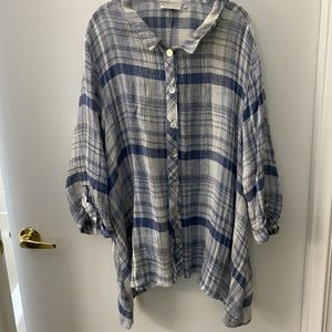 Gauze tunic. Nice style and detail. Blue and white. Perfect summer piece.